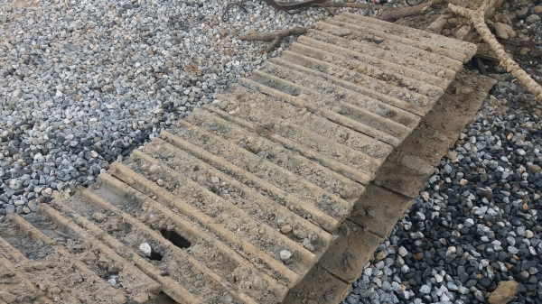 ขายคู่ละ 70,000 โซ่ใหม่พร้อมแผ่นยาว 60 ซม.ใส่ KOBELCO sk 200-3-5-8 CAT 320 V-1-2-B-D สวยพร้อมใช้ โซ่อยู่ ปทุมธานี 090-772-3710 090-772-3708