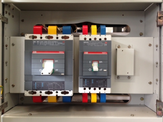 ขายตู้ Mdb Mian air circuit breaker Abb 1600A SACE E2N 16 breaker ย่อยของ Abb 8 ตัว พร้อม capbank Abb 50kvar 6 step K.Pipat 098-2641749