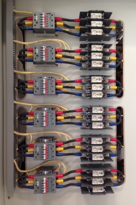 ขายตู้ Mdb Mian air circuit breaker Abb 1600A SACE E2N 16 breaker ย่อยของ Abb 8 ตัว พร้อม capbank Abb 50kvar 6 step K.Pipat 098-2641749