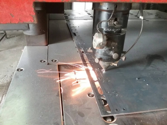 เครื่องตัดเลเซอร์