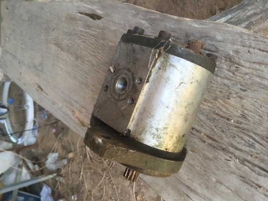 ขายอุปกรณ์ดันหน้า ของจอนเดีย ยาว 2.10เมตร พร้อมกระบอก ปั๊ม