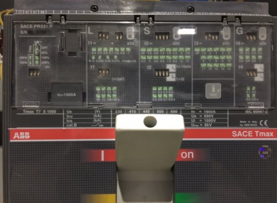 ขายตู้ Mdb Mian breaker Abb 1,000A Tmax T7S 1000 breaker ย่อยของ Abb 5 ตัว สภาพดีพร้อมใช้งาน pipat 098-2641749