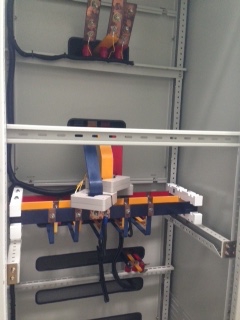 ขายตู้ Mdb Outdoor Mian breaker Abb 1,000A breaker ย่อยของ Abb 7 ตัว สภาพดีพร้อมใช้งาน Pipat 098-2641749