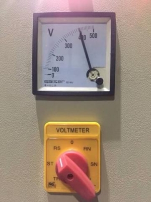 ขายตู้ Mdb Outdoor Mian breaker Abb 1,000A breaker ย่อยของ Abb 7 ตัว สภาพดีพร้อมใช้งาน Pipat 098-2641749