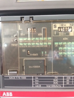 ขายตู้ Mdb Outdoor Mian breaker Abb 1,000A breaker ย่อยของ Abb 7 ตัว สภาพดีพร้อมใช้งาน Pipat 098-2641749