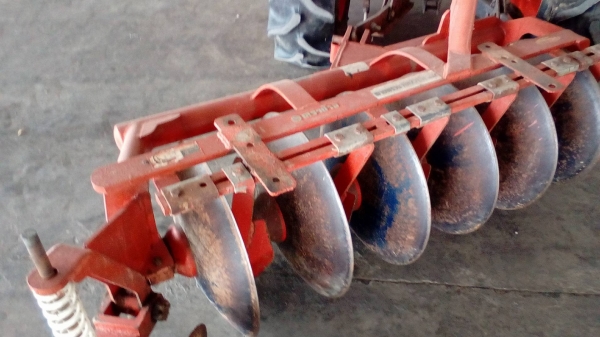 3408 แรงสวยๆๆเล่มทะเบียนพร้อม เครื่องดี ระบบไฮโดรลิคสมบูรณ์ อุปกรณ์ 2รายการ ดันหน้า พาลหลังสวย