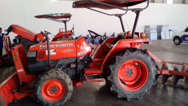 3408 แรงสวยๆๆเล่มทะเบียนพร้อม เครื่องดี ระบบไฮโดรลิคสมบูรณ์ อุปกรณ์ 2รายการ ดันหน้า พาลหลังสวย