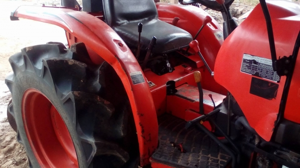 KUBOTA 3608 พร้อมใช้งานเอกสารทะเบียนชุดโอนพร้อม อุปกรณ์ 2 ชิ้น ดันหน้า พาลหลัง