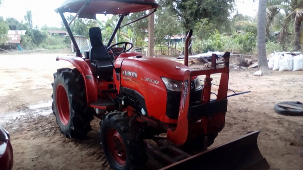 KUBOTA 3608 พร้อมใช้งานเอกสารทะเบียนชุดโอนพร้อม อุปกรณ์ 2 ชิ้น ดันหน้า พาลหลัง