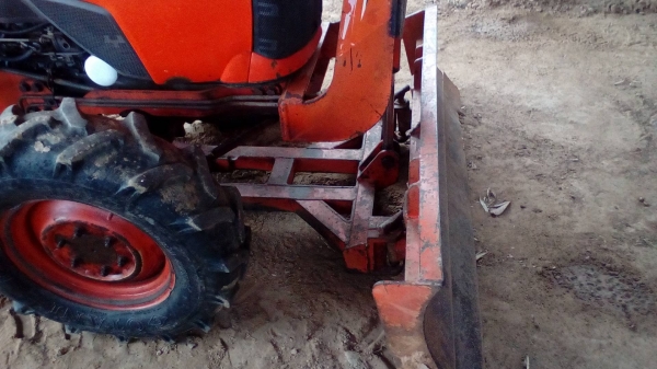 KUBOTA 3608 พร้อมใช้งานเอกสารทะเบียนชุดโอนพร้อม อุปกรณ์ 2 ชิ้น ดันหน้า พาลหลัง
