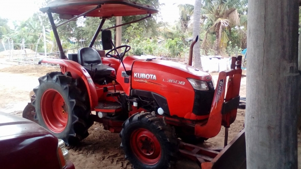 KUBOTA 3608 พร้อมใช้งานเอกสารทะเบียนชุดโอนพร้อม อุปกรณ์ 2 ชิ้น ดันหน้า พาลหลัง