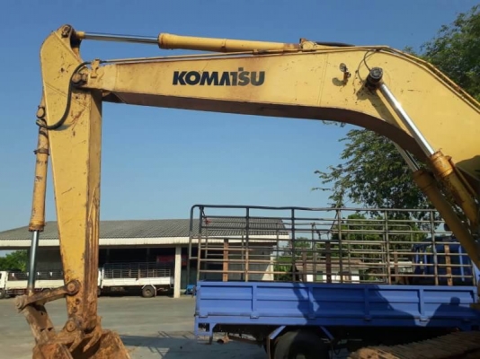 KOMATSU PC200-7 ราคา 1,190,000 บาท เครื่องดี ปั้มแรง โช่หนา เอวแน่น ไฟฟ้าครบ เอกสารเล่มทะเบียน  รถอยู่ จ.ร้อยเอ็ด  โทร&amp;ไอดีไลน์ 0610710295