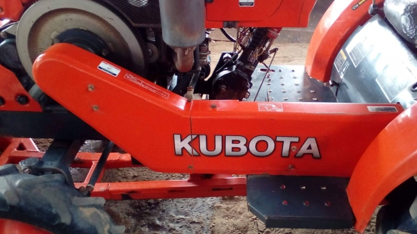 KUBOTA  KRT 140 สวยๆๆพร้อมใช้ อุปกรณ์ ดันหน้า พาลหลังสวย เล่มทะเบียนเอกสารพร้อม