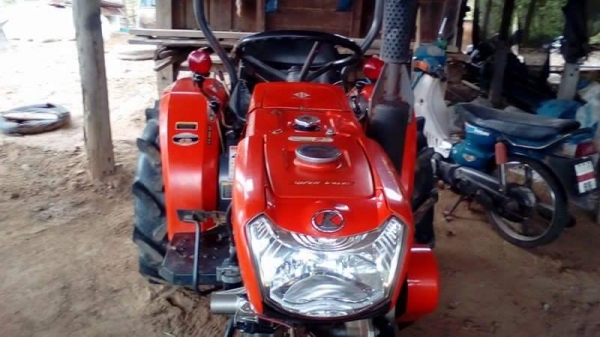 KUBOTA  KRT 140 สวยๆๆพร้อมใช้ อุปกรณ์ ดันหน้า พาลหลังสวย เล่มทะเบียนเอกสารพร้อม