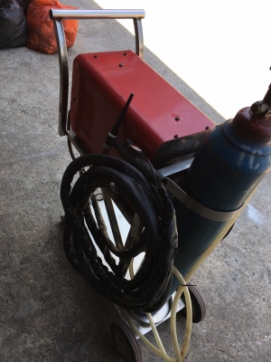 เครื่องเชื่อมอาร์กอน สแตนเลส เหล็ก พร้อมอุปกรณ์ รถเข็น พร้อมใช้งาน เครื่องเชื่อมอาร์กอน สแตนเลส เหล็ก พร้อมอุปกรณ์ รถเข็น พร้อมใช้งาน