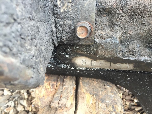 ขายเครื่อง Isuzu 6BF1 เสื้อแตก ขายเครื่อง Isuzu 6BF1 เสื้อแตก