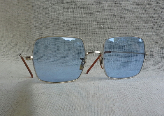 แว่นตาอเมริกันโกลด์ฟิลด์ &#039;บิดาของ เรย์-แบน&#039;  Vintage BAUSCH &amp; LOMB handmade in USA