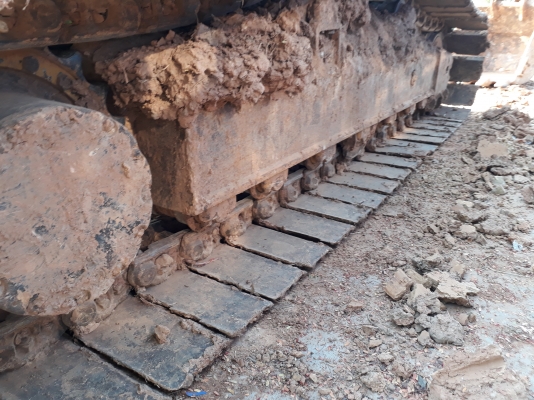ขายด่วน KOMATSU PC200-7 สภาพพร้อมใช้งาน เครื่องปั้มดี โซ่ช่วงล่างสวย ไฟฟ้าอยู่ แอร์เย็น บูมอาร์มไม่แตกไม่ร้าว เฟรมสวย เอกสารเลีมทะเบียน ภาษีไม่ขาด