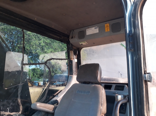 ขายด่วน KOMATSU PC200-7 สภาพพร้อมใช้งาน เครื่องปั้มดี โซ่ช่วงล่างสวย ไฟฟ้าอยู่ แอร์เย็น บูมอาร์มไม่แตกไม่ร้าว เฟรมสวย เอกสารเลีมทะเบียน ภาษีไม่ขาด