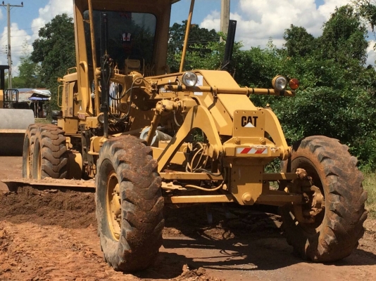 ขายรถเกรดเดอร์12G หัวซิเมอร์ เครื่อง6สูบ พร้อมใช้งาน