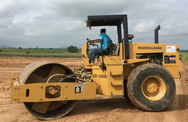 รถบดล้อเหล็กอิงเกิลโซแลนด์ เครื่องคัมมิ่ง 4สูบ พร้อมใช้