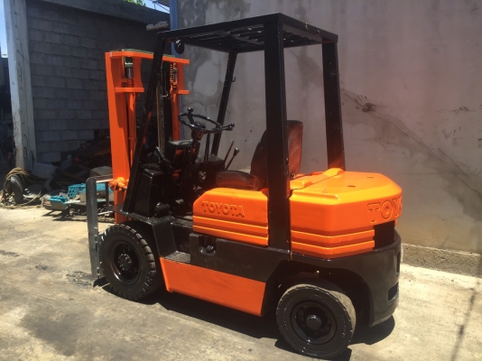 ขายด่วน!! รถยกโตโยต้า ขายด่วน!! รถยกโตโยต้า