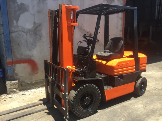 ขายด่วน!! รถยกโตโยต้า ขายด่วน!! รถยกโตโยต้า