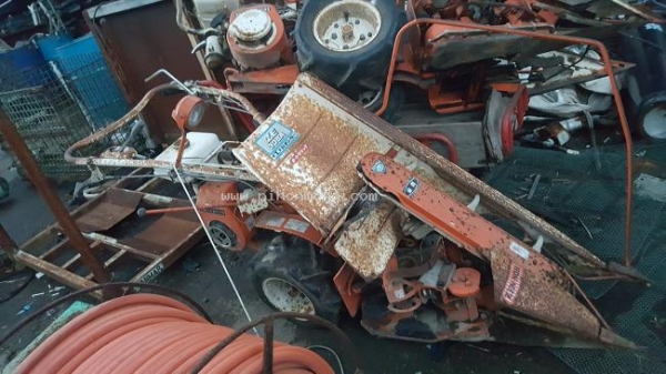 รถเกี่ยวข้าวเดินตาม KUBOTA ZE306 ราคาพิเศษ14,000 บาท รหัสสินค้า : 50101005 www.nihonmono.com