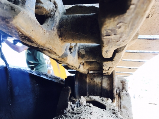 ขายโซ่พร้อมแผ่น (แผ่น60ซม.) สภาพสวย ถอดจาก KOBELCO มาครทรี ขายโซ่พร้อมแผ่น (แผ่น60ซม.) สภาพสวย ถอดจาก KOBELCO มาครทรี