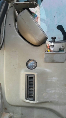 ขายรถแบ็คโฮKOBELCO 135SR MARK6 รถเต็ม เอกสารเล่มทะเบิยน อยู่อุดร สนใจ 0835601591 หรือ 0903494058