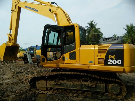 ขาย komatsu pc200-8 ลองที่ลาดหลุมแก้ว จัดแนนซ์ได้