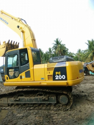 ขาย komatsu pc200-8 ลองที่ลาดหลุมแก้ว จัดแนนซ์ได้