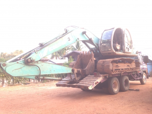 ขายด่วน รถแบคโฮKOBELCO sk200 MARK5 รถเต็มสภาพพร้อมใช้งาน แอร์ รถเดิม รถสวยสนใจ 093-5088141 หรือ 063-0403577