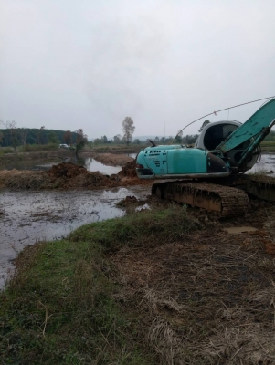 ขายด่วน รถแบคโฮKOBELCO sk200 MARK5 รถเต็มสภาพพร้อมใช้งาน แอร์ รถเดิม รถสวยสนใจ 093-5088141 หรือ 063-0403577