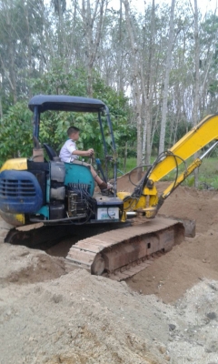 ขายรถแบคโฮ KOMATSU PC40-8 ราคา 350000 ขายรถแบคโฮ KOMATSU PC40-8 ราคา 350000
