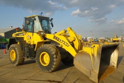KOMATSU WA320-6 นำเข้าจากญี่ปุ่นแท้ ปี2013 ใหม่มากๆ รถสวย ถึงไทยเร็วๆนี้ โทร.090-986-2521 อ๊อบ