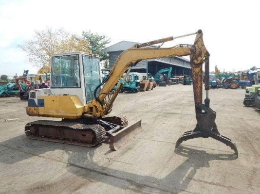 ขายรถขุดเก่านอกแท้100\% ยี่ห้อ: KOMATSU แบบ: PC40-6 ทำสี เช็คระบบให้ใหม่ทั้งคัน รถมีเอกสารใบอินวอย ไม่เคยใช้งานในไทย100\% สนใจติดต่อ โทร: 099-907-9273  กิ๊ฟ กมลชนก
