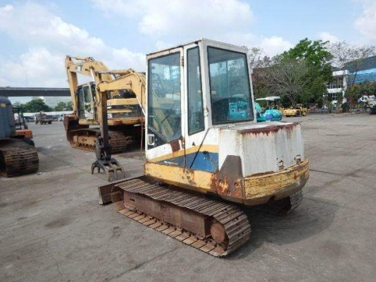 ขายรถขุดเก่านอกแท้100\% ยี่ห้อ: KOMATSU แบบ: PC40-6 ทำสี เช็คระบบให้ใหม่ทั้งคัน รถมีเอกสารใบอินวอย ไม่เคยใช้งานในไทย100\% สนใจติดต่อ โทร: 099-907-9273  กิ๊ฟ กมลชนก
