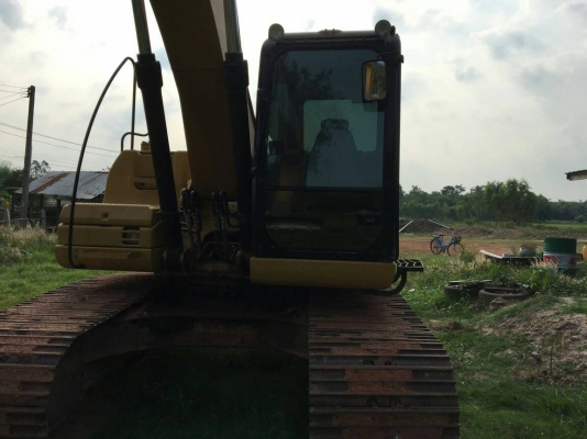 ขายด่วน แม็คโคร CAT 320D สภาพพร้อมใช้งาน เครื่องปั้มดีเยี่ยม ไฟฟ้าสมบูรณ์ โซ่ช่วงล่างสวย เฟรมสวย แอร์เย็น สภาพรถเรียบร้อยทั้งคัน เอกสารใบแจ้งจำหน่าย