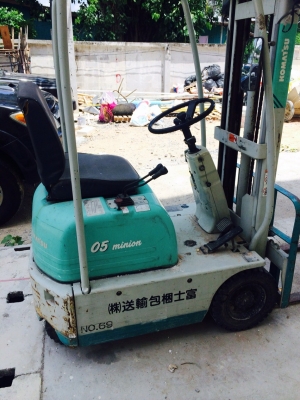 รถโฟลคลิฟท์ ไฟฟ้าเสาสูง3.5เมตร รถโฟลคลิฟท์ ไฟฟ้าเสาสูง3.5เมตร