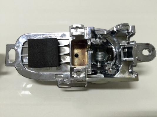 ขายมือเปิดประตูด้านในโครเมี่ยม NISSAN CUBE รุ่น Z11 ขายมือเปิดประตูด้านในโครเมี่ยม NISSAN CUBE รุ่น Z11