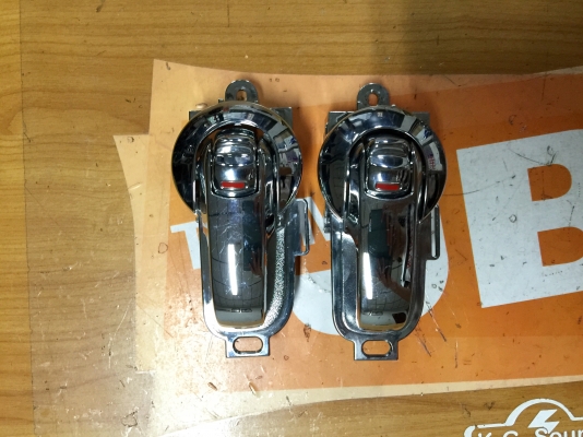 ขายมือเปิดประตูด้านในโครเมี่ยม NISSAN CUBE รุ่น Z11 ขายมือเปิดประตูด้านในโครเมี่ยม NISSAN CUBE รุ่น Z11