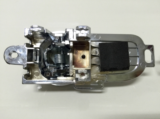 ขายมือเปิดประตูด้านในโครเมี่ยม NISSAN CUBE รุ่น Z11 ขายมือเปิดประตูด้านในโครเมี่ยม NISSAN CUBE รุ่น Z11