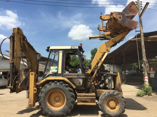 ขายรถตักหน้าขุดหลัง CAT 428-B ระบบขับเคลื่อน2 เพลา โฟร์วิน   4X4 สะภาพรถสวย พร้อมใช้ ปุ้ง  กี้ปิดเปิดได้ มีระบบใช้งานแบบรถ  โฟร์คลิปได้ด้วย ยางพร้อมใช้ มูม  หลังสไลน์ได้ เอกสารเล่มทะเบียน   ราคา.395,000 สนใจรีบจำจองเป็นเจ้าของด่วน ที่.081-3531946 ต่อ.บางน