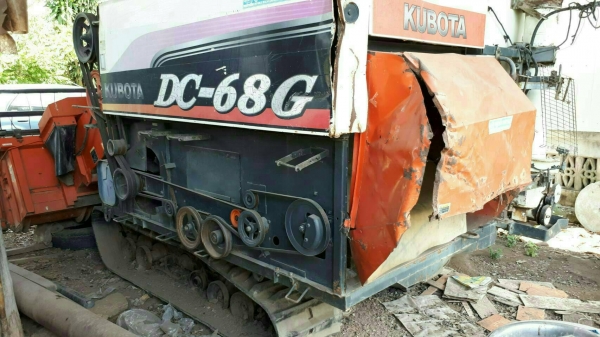 ขายด่วน รถเกี่ยวข้าว คูโบต้า รุ่นdc68g ปี54 สภาพดี  พร้อมทะเบียน  ช่วงล่างดี  เลิกทำนา  ขาย260000