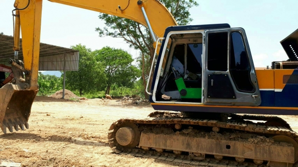 KOBELCO  pc200 Mark II  เครืองดี เอวแน่น  ขาย540000 เอกสารซื้อขายพร้อม