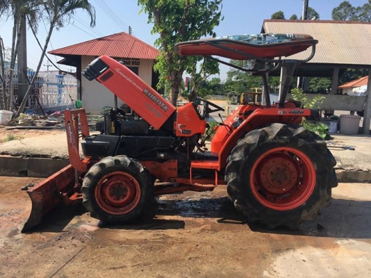KUBOTA 4508  สวยๆๆพร้อมใช้เอกสารทะเบียนพร้อม อุปกรณ์มี 3รายการ ดันหน้า พาลหลัง โรตารี่ เล่มพร้อม
