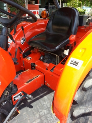 รถไถ 36 แรงปี  55 อุปกร 2 อย่าง   ซ. ม  900   นิด ฯฯ มือเดียวป้ายแดง  ราคาเบาฯฯ  280000  บาท  วันทูคอล 0986683479 dtac 0942839369 สิทธิ์ คับ