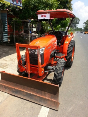 รถไถ 36 แรงปี  55 อุปกร 2 อย่าง   ซ. ม  900   นิด ฯฯ มือเดียวป้ายแดง  ราคาเบาฯฯ  280000  บาท  วันทูคอล 0986683479 dtac 0942839369 สิทธิ์ คับ