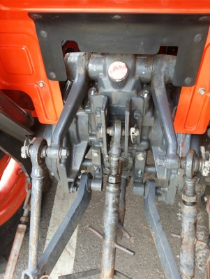 รถไถ 36 แรงปี  55 อุปกร 2 อย่าง   ซ. ม  900   นิด ฯฯ มือเดียวป้ายแดง  ราคาเบาฯฯ  280000  บาท  วันทูคอล 0986683479 dtac 0942839369 สิทธิ์ คับ